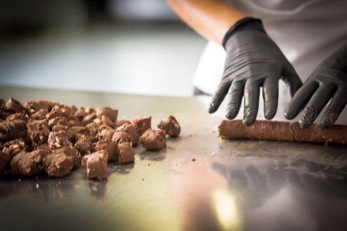 patriterra--worb-schweiz-geschenkservice-feinkost-antica-dispensa-monfortini-alla-nocciola-tartufe-nero-dolce-sweet-black-truffle-piemont-impressionen