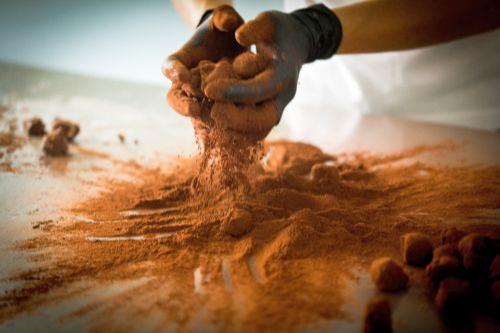 patriterra--worb-schweiz-geschenkservice-feinkost-antica-dispensa-monfortini-alla-nocciola-tartufe-nero-dolce-sweet-black-truffle-piemont-impressionen